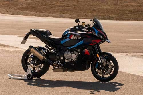 BMW M 1000 XR displayed on a racetrack