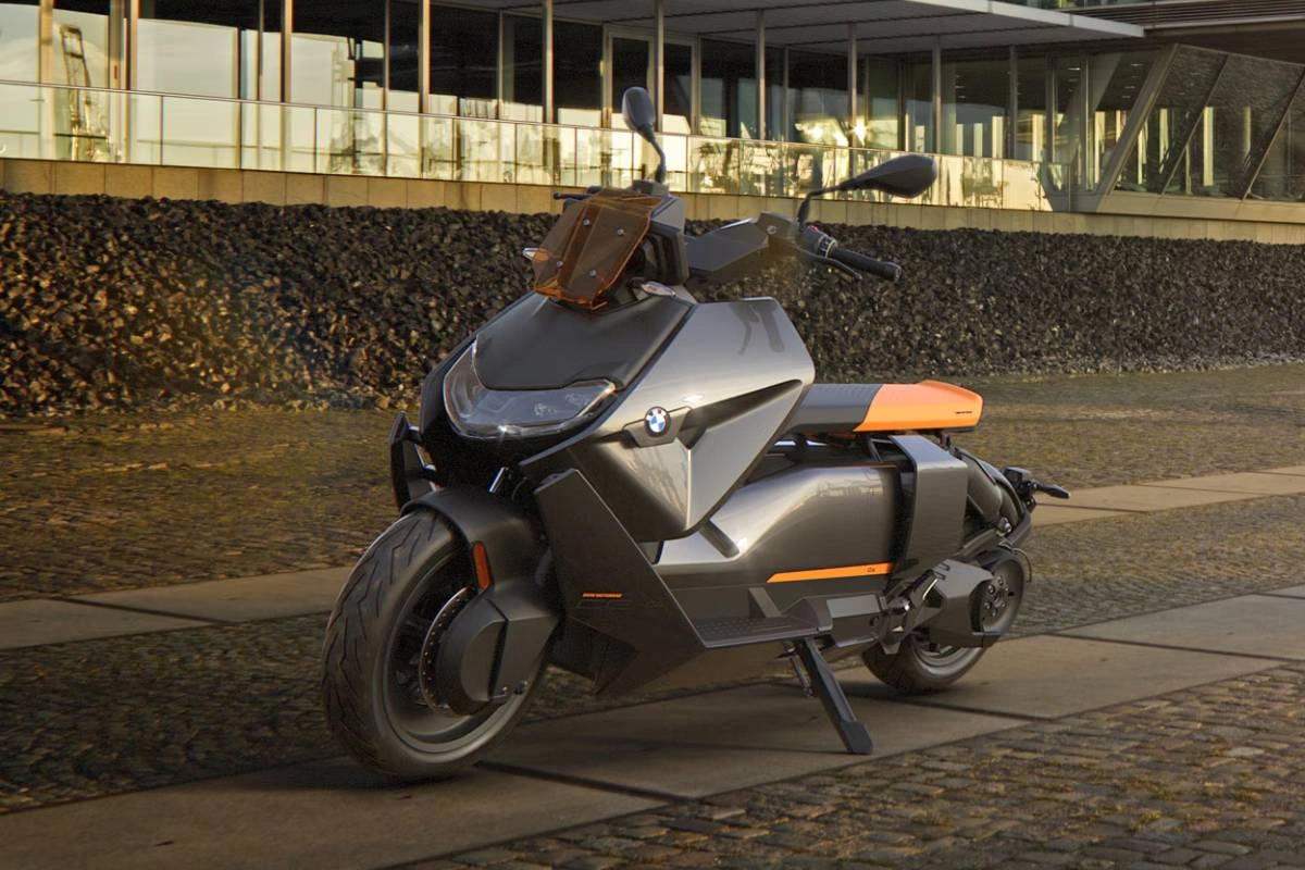 2025 BMW CE 04