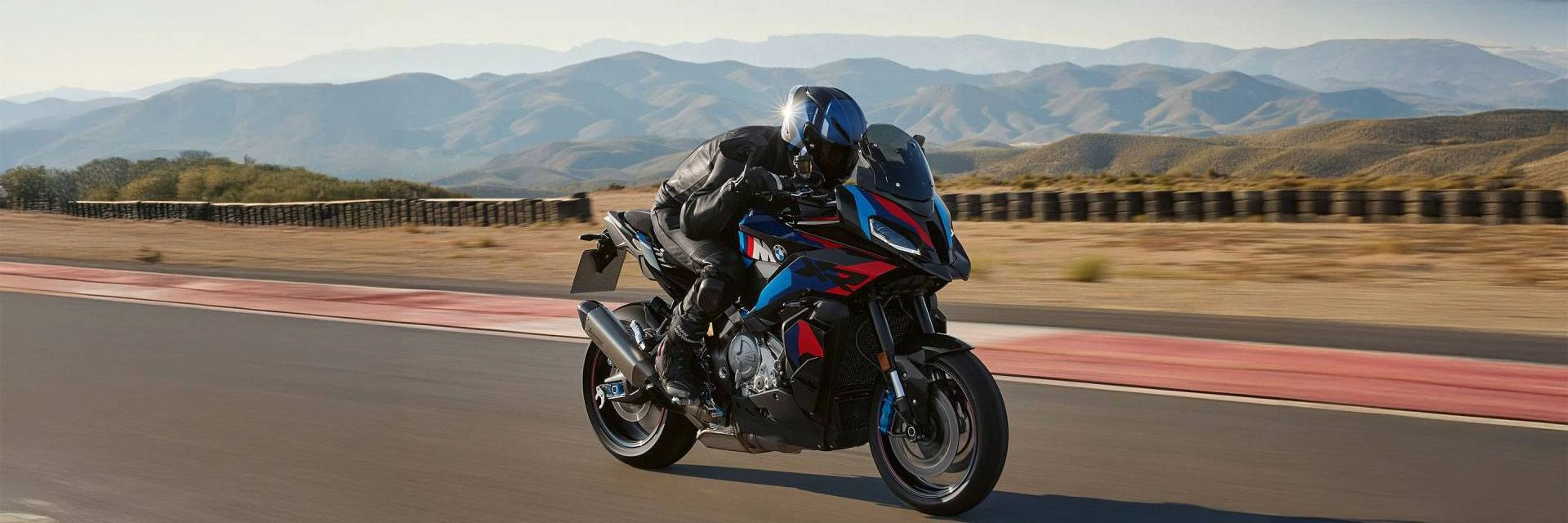 2025 BMW M 1000 XR