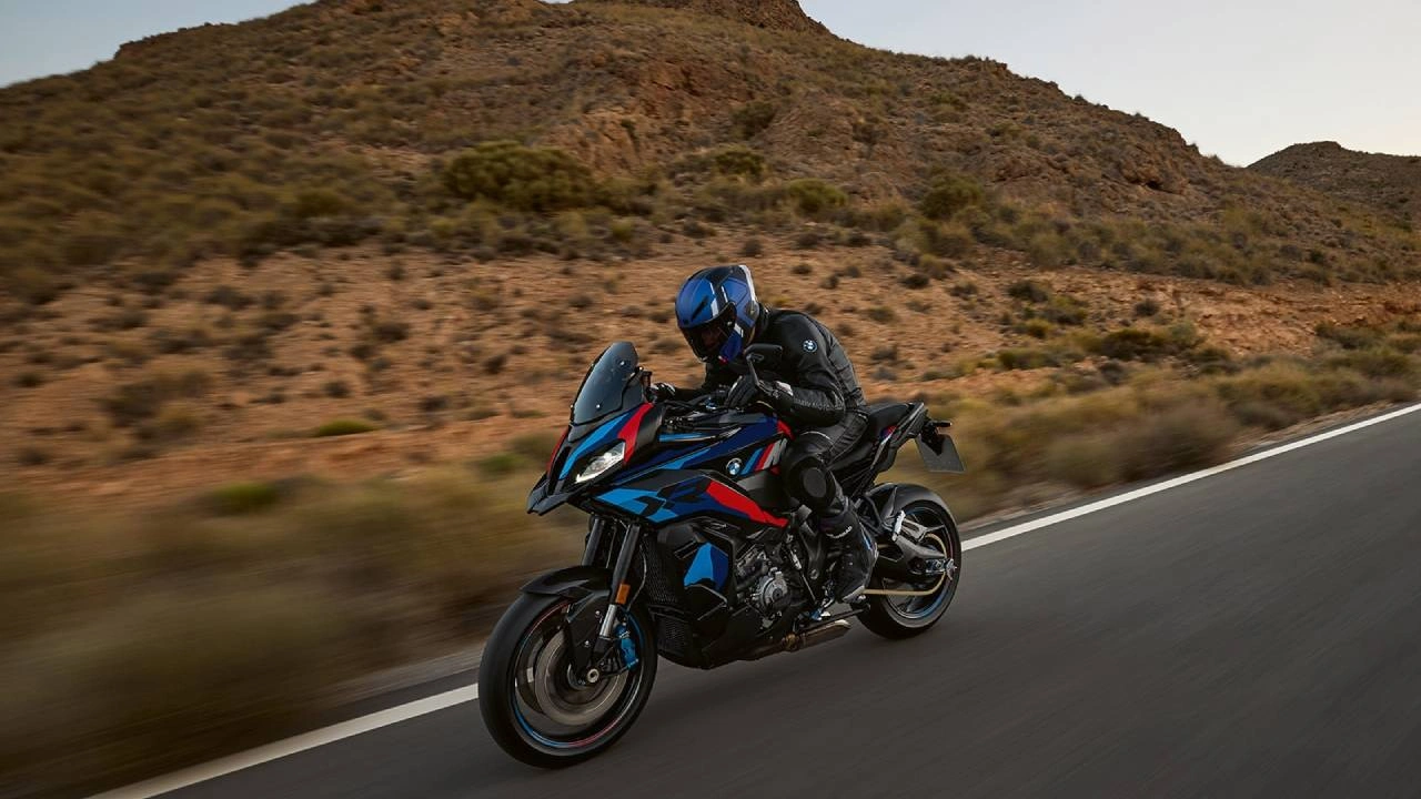 2025 BMW M 1000 XR