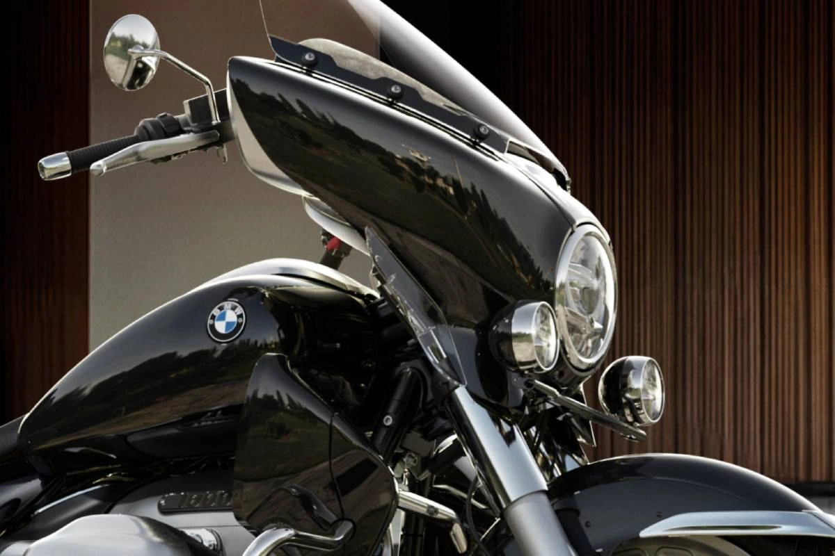 2025 BMW R 18 Transcontinental front detail